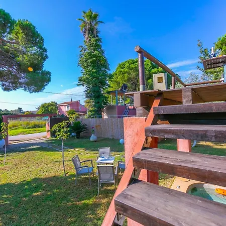 Revita - Happy Villa Kourouta